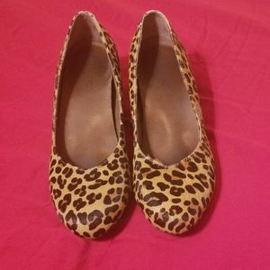 Vionic pony hair leopard shoes size 10